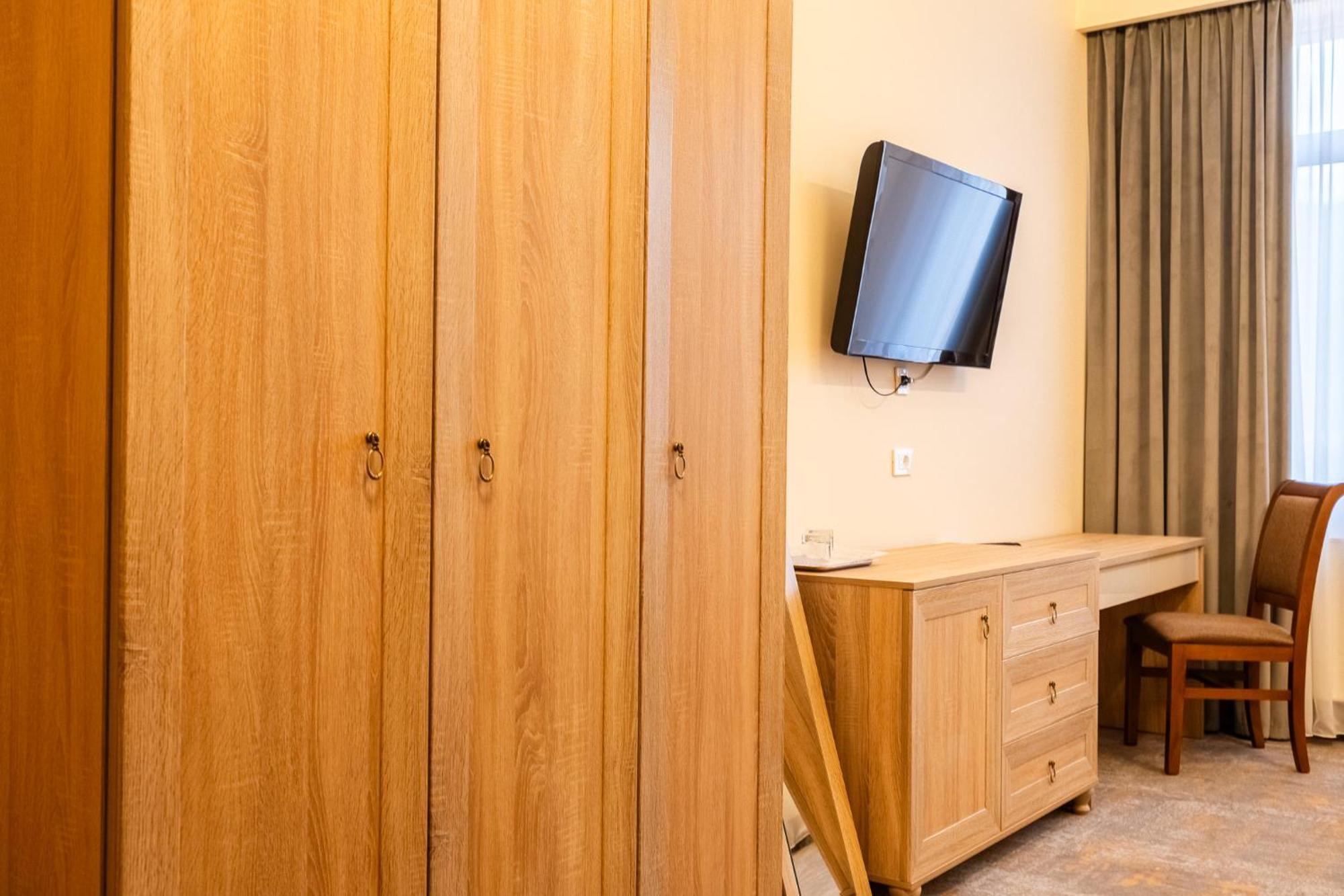 Pensiunea Floarea Soarelui Guest house