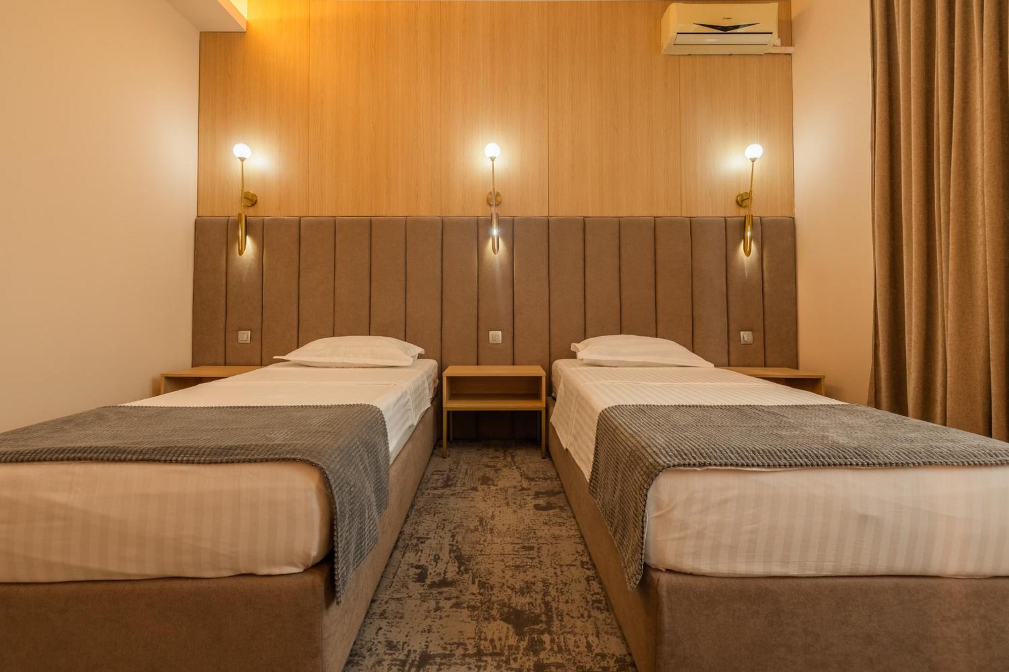 Guest house Pensiunea Floarea Soarelui