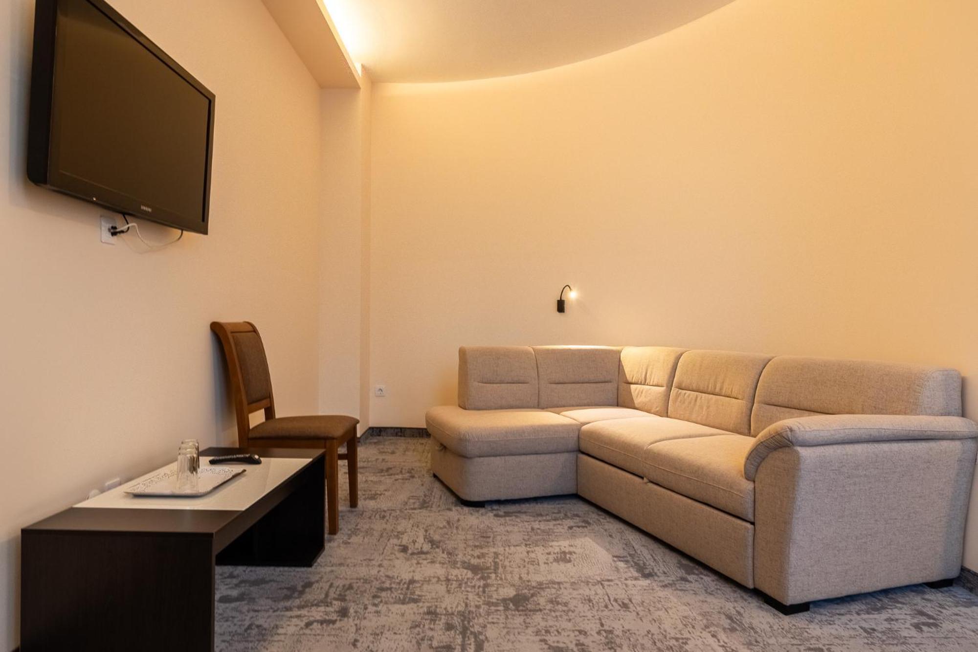 Pensiunea Floarea Soarelui Guest house