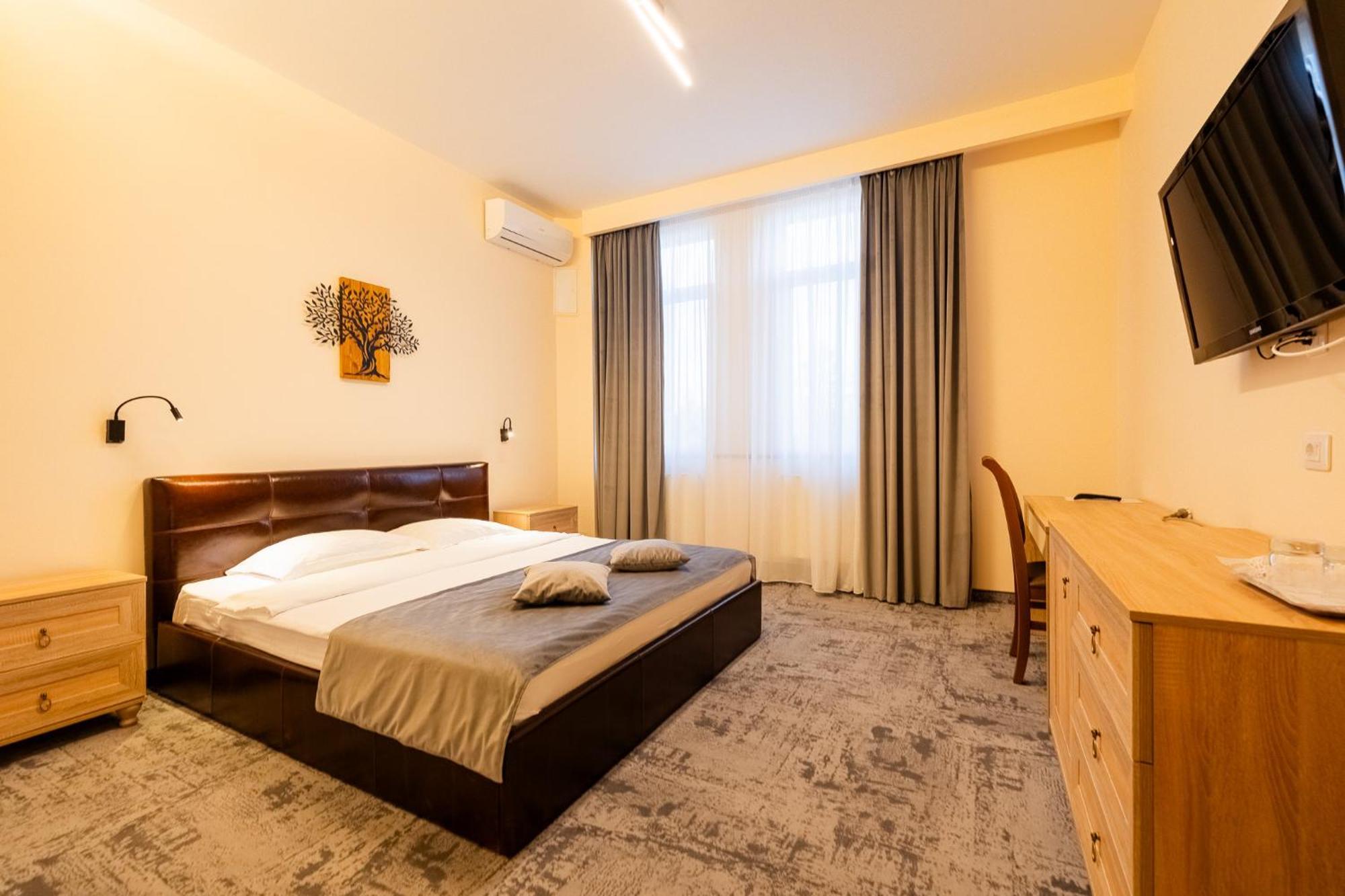 Pensiunea Floarea Soarelui Affittacamere 3*
