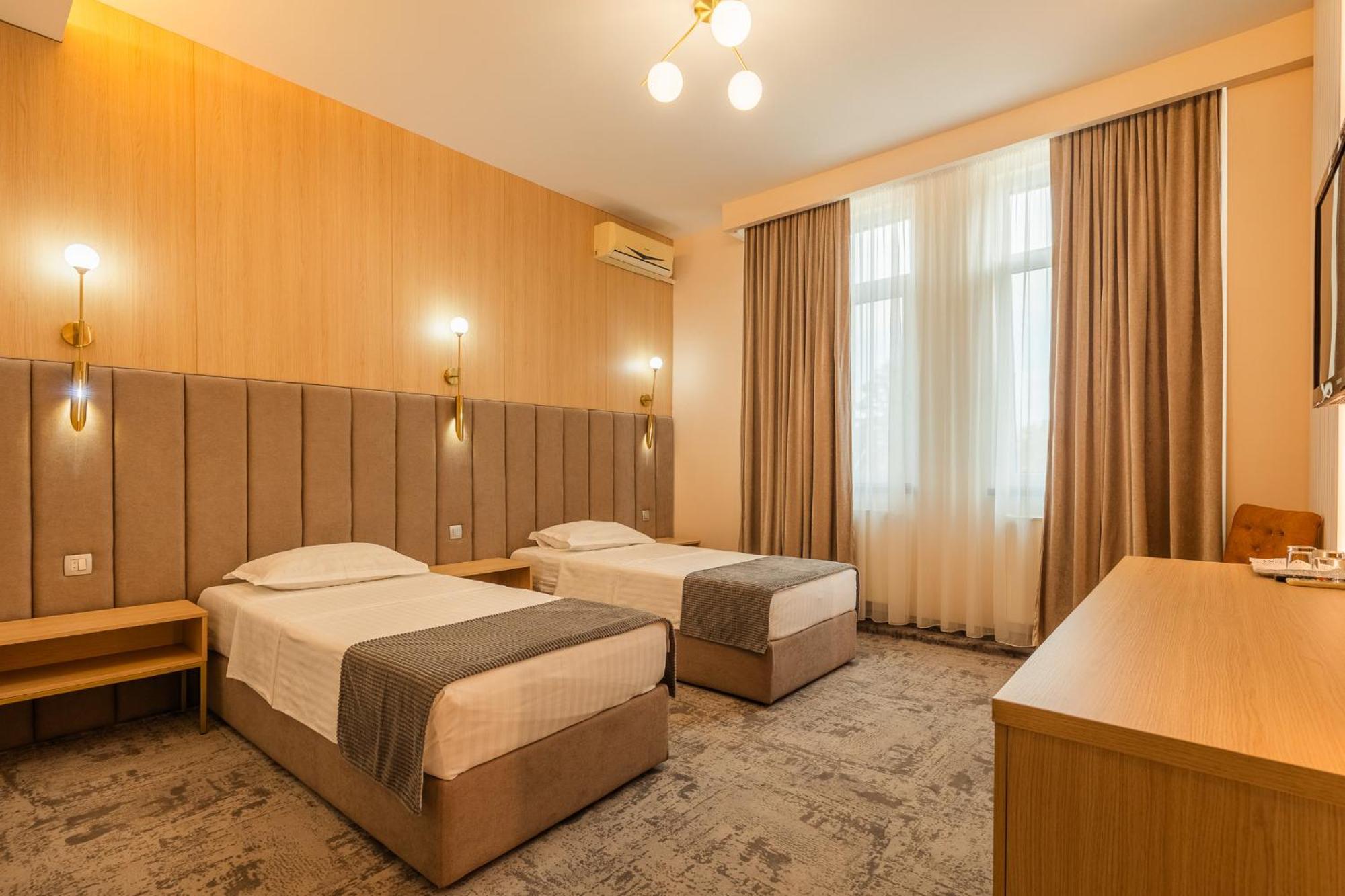 Pensiunea Floarea Soarelui 3*