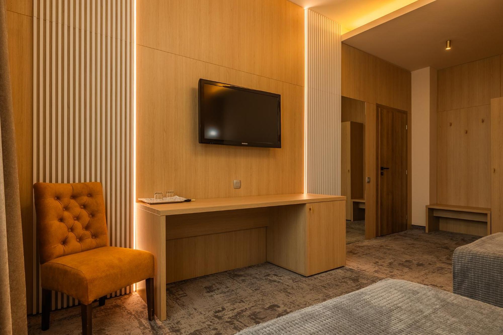 Pensiunea Floarea Soarelui Guest house 3*