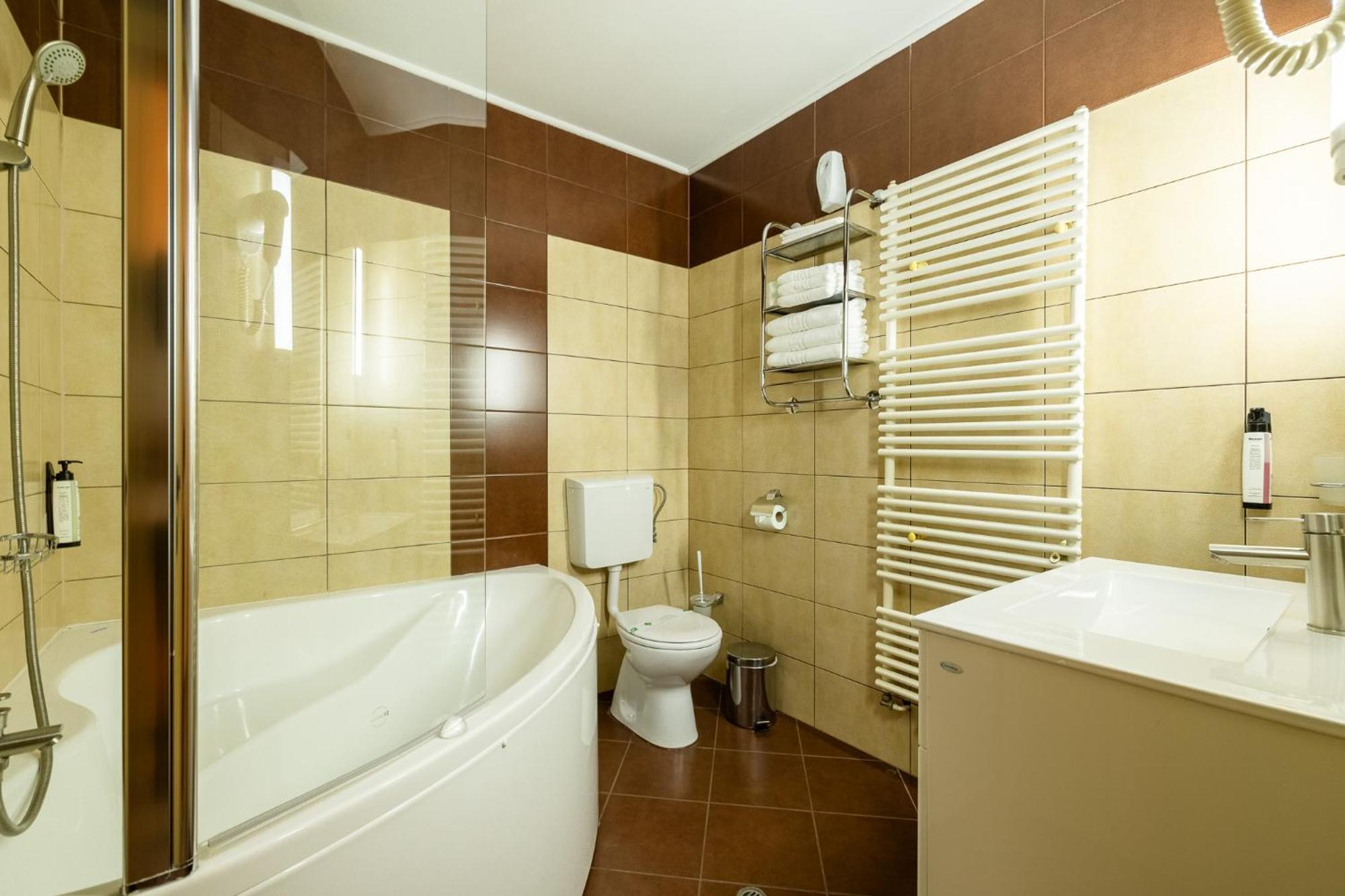 Pensiunea Floarea Soarelui Affittacamere
